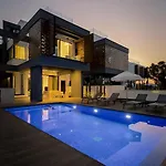 Luxury Beachfront - Rooftop Jacuzzi, Sunrise 别墅 *