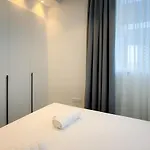 Luxury Beachfront - Rooftop Jacuzzi, Sunrise 帕拉利米尼