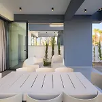 Villa Luxury Beachfront - Rooftop Jacuzzi, Sunrise