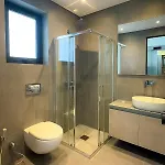 Luxury Beachfront - Rooftop Jacuzzi, Sunrise Villa *