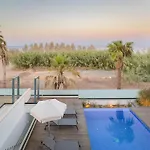 Villa Luxury Beachfront - Rooftop Jacuzzi, Sunrise
