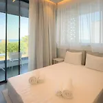 Villa Luxury Beachfront - Rooftop Jacuzzi, Sunrise
