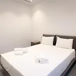 Luxury Beachfront - Rooftop Jacuzzi, Sunrise Paralimni
