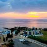 Villa Luxury Beachfront - Rooftop Jacuzzi, Sunrise *