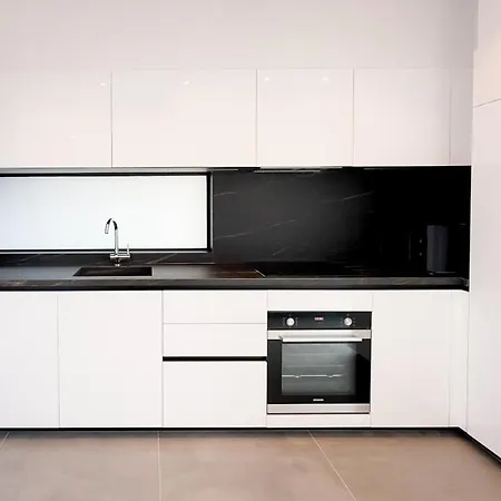 Sunrise Beachfront Villas - Villa 3 *
