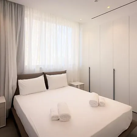 וילה Luxury Beachfront - Rooftop Jacuzzi, Sunrise