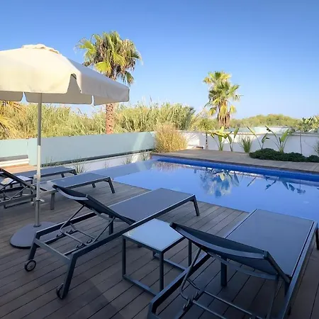 ヴィラ Luxury Beachfront - Rooftop Jacuzzi, Sunrise *