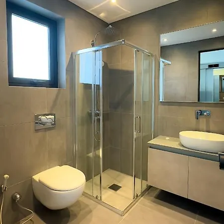 Luxury Beachfront - Rooftop Jacuzzi, Sunrise וילה *