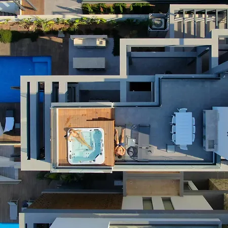 Luxury Beachfront - Rooftop Jacuzzi, Sunrise