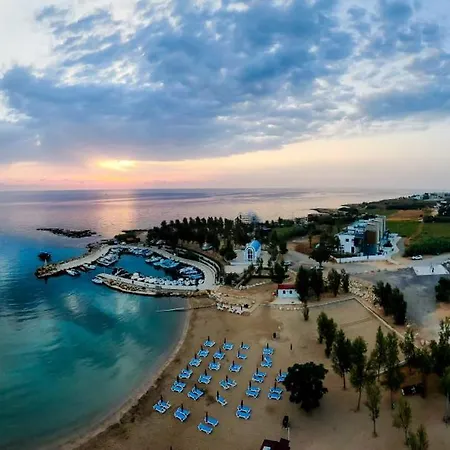 Villa Sunrise Beachfront - 3 Paralimni