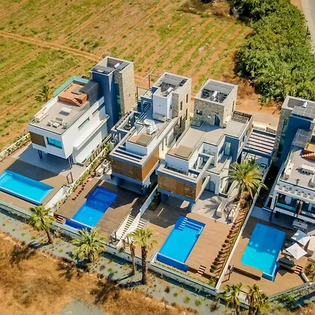 Sunrise Beachfront Villas - Villa 3 *