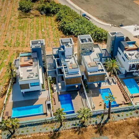 Sunrise Beachfront Villas - Villa 3 *