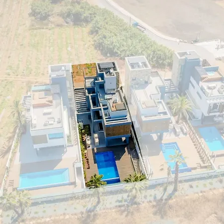 Luxury Beachfront - Rooftop Jacuzzi, Sunrise * Paralimni