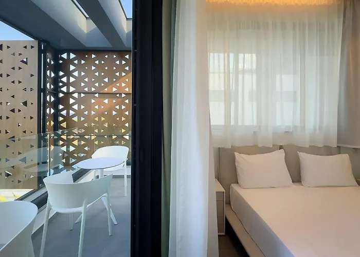 Luxury Beachfront - Rooftop Jacuzzi, Sunrise *