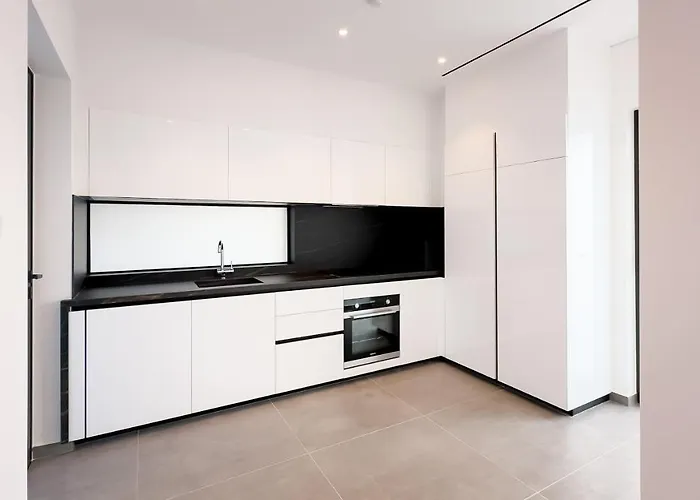 Luxury Beachfront - Rooftop Jacuzzi, Sunrise Vila *