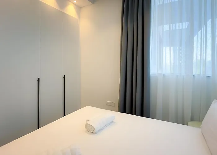 Luxury Beachfront - Rooftop Jacuzzi, Sunrise Paralimni