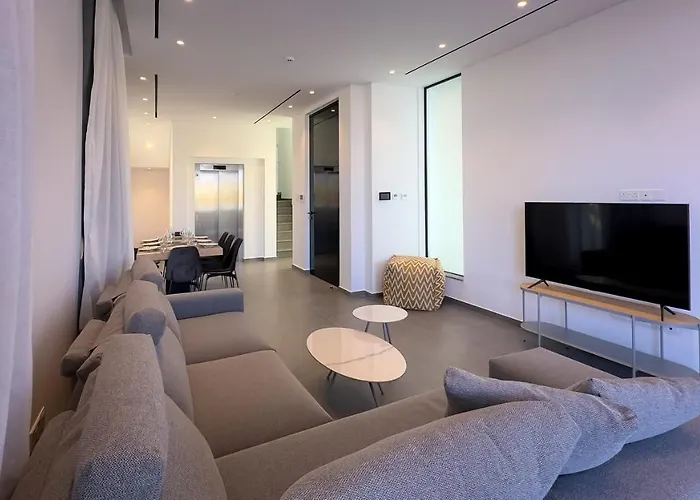 Luxury Beachfront - Rooftop Jacuzzi, Sunrise