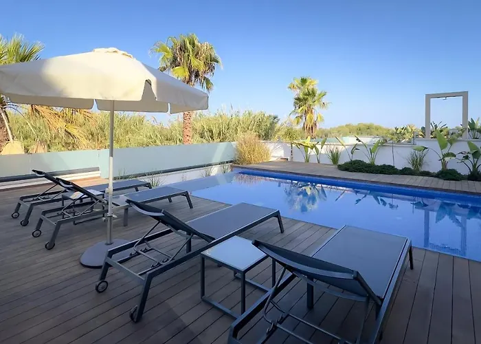 Vila Luxury Beachfront - Rooftop Jacuzzi, Sunrise *