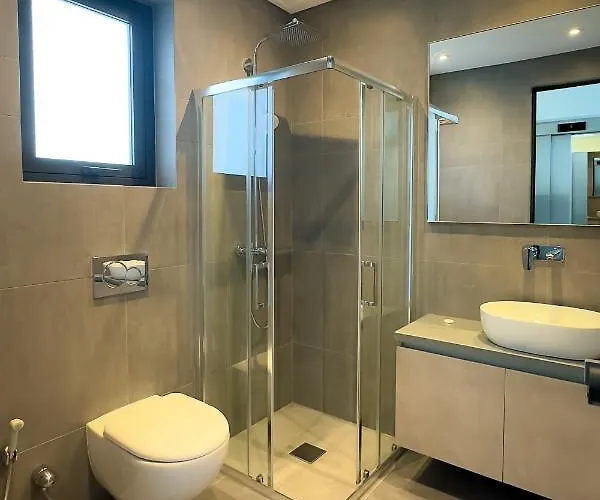 Luxury Beachfront - Rooftop Jacuzzi, Sunrise Vila *