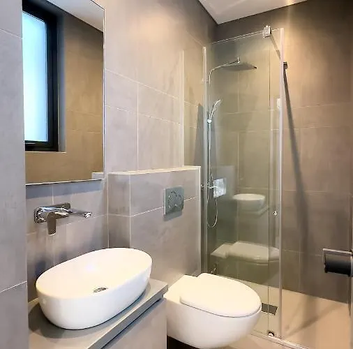 Vila Luxury Beachfront - Rooftop Jacuzzi, Sunrise *