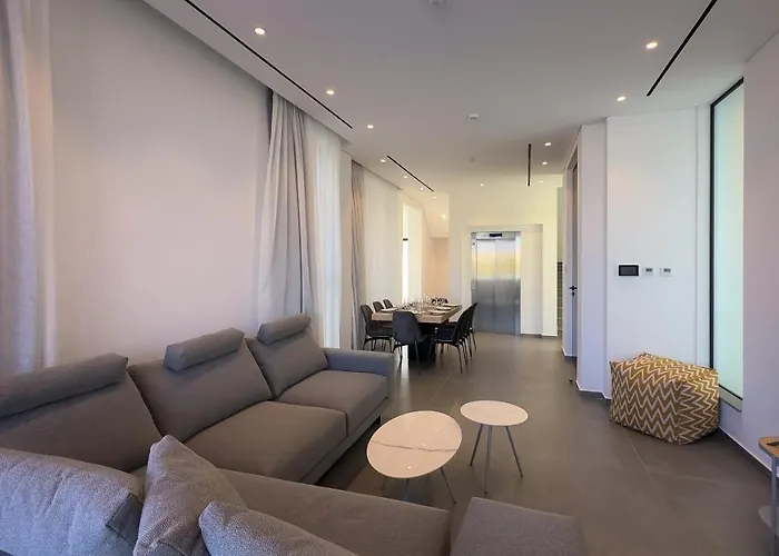 Luxury Beachfront - Rooftop Jacuzzi, Sunrise * Paralimni