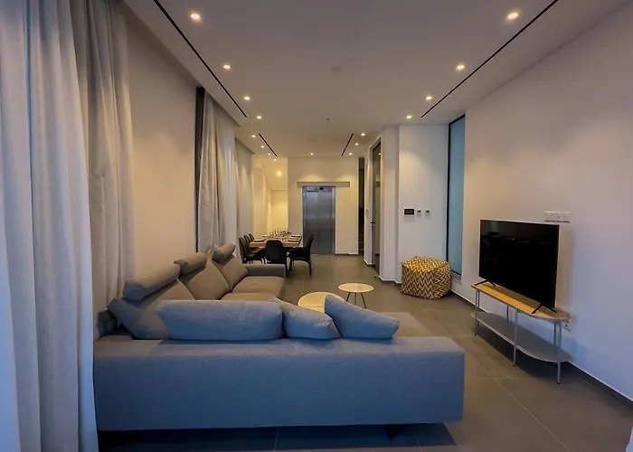 Vila Luxury Beachfront - Rooftop Jacuzzi, Sunrise *