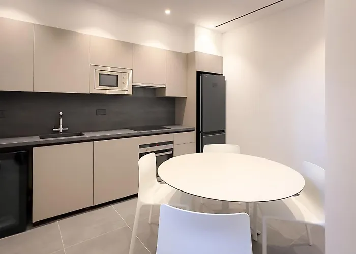 Luxury Beachfront - Rooftop Jacuzzi, Sunrise