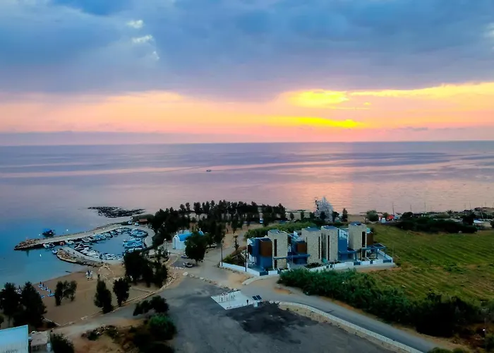 Vila Luxury Beachfront - Rooftop Jacuzzi, Sunrise *
