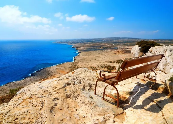 Vila Luxury Beachfront - Rooftop Jacuzzi, Sunrise Paralimni