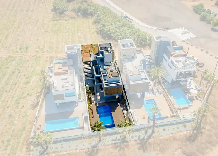 Luxury Beachfront - Rooftop Jacuzzi, Sunrise * Paralimni