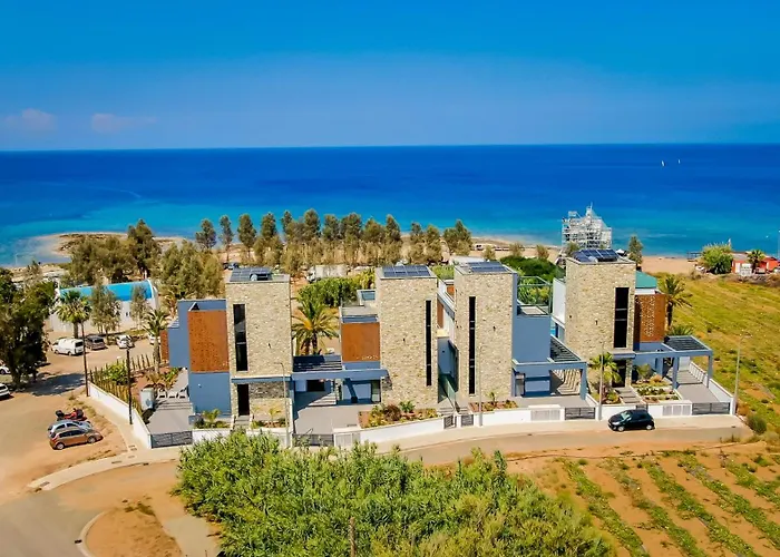 Luxury Beachfront - Rooftop Jacuzzi, Sunrise Vila